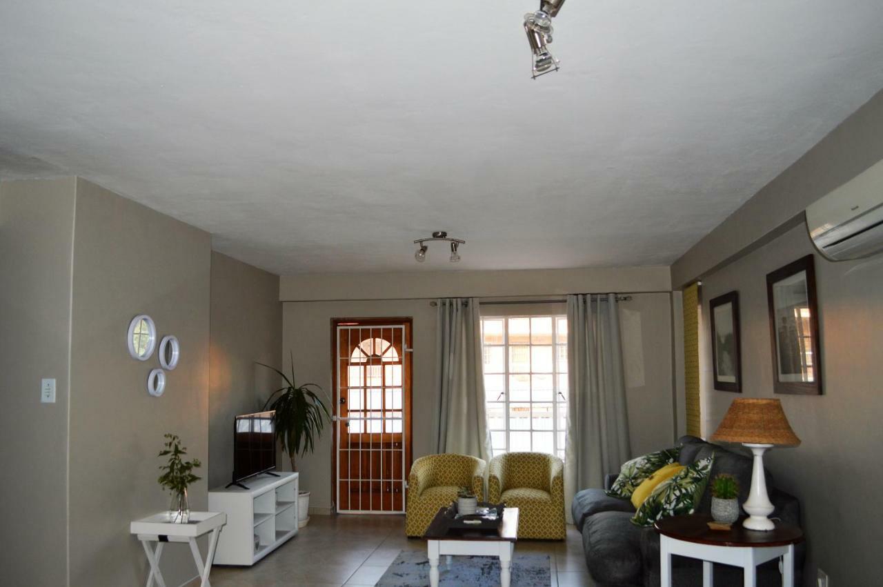 Appartamento Town View Pietermaritzburg Esterno foto